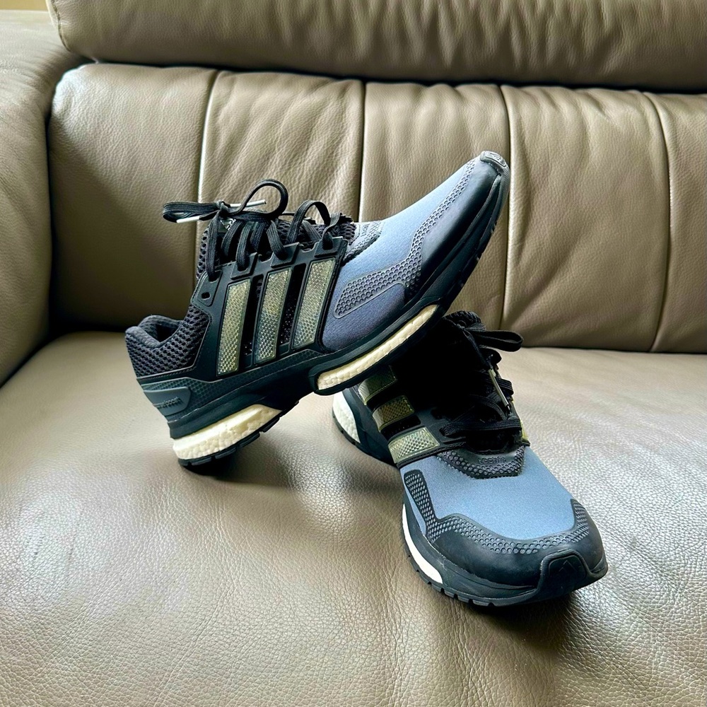 Men’s Adidas size 11, running shoes